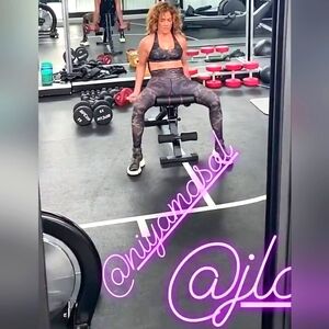 As Seen On Jlo NiyamaSol Vintage Camo Sports Bra Xs New